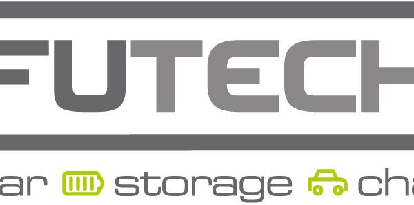 Logo van Futech, met gestileerde afbeelding van een zonnepaneel gecombineerd met een groene en blauwe kleurstelling die duurzaamheid en technologie symboliseert.